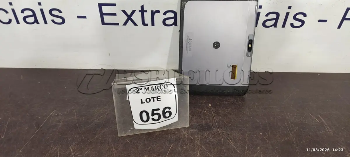 LOTE 056 - 01 TABLET MARCA MOTOROLA. (NO ESTADO) ATENÇÃO! FAZER A VISITAÇÃO ANTES DE ARREMATAR, NÃO SABEMOS SE FUNCIONA, LEILÃO NÃO TEM GARANTIA E NEM DEVOLUÇÃO, SUJEITO A POSSÍVEIS AVARIAS VISÍVEIS/OCULTAS E/OU AUSÊNCIA DE COMPONENTES.