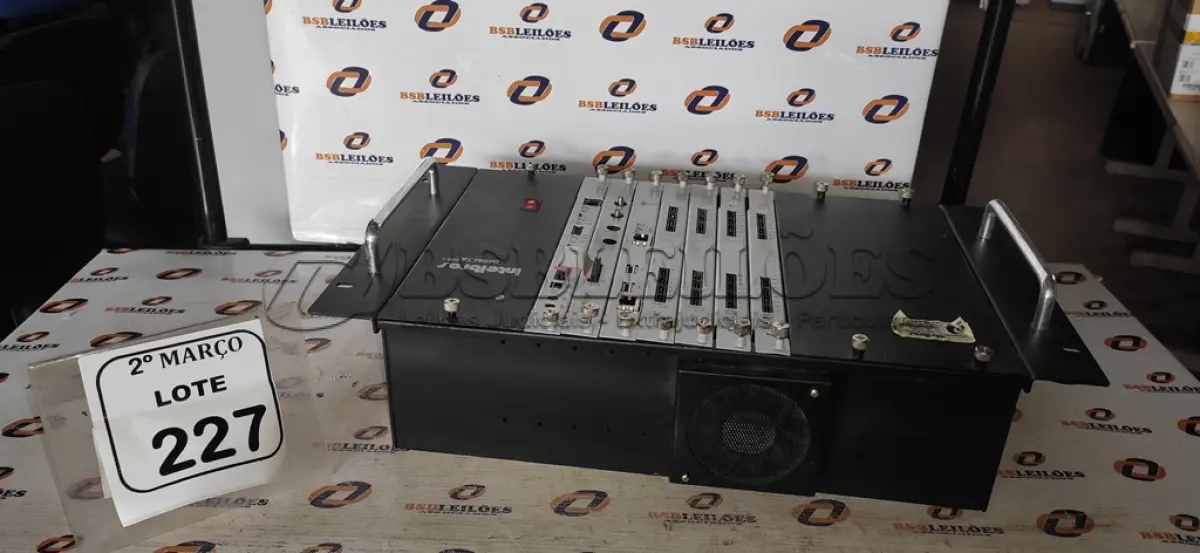 LOTE 227 - 01 CENTRAL TELEFÔNICA PABX HIBRIDA MODELO IMPACTA 140R MARCA INTELBRAS. (NO ESTADO) ATENÇÃO! FAZER A VISITAÇÃO ANTES DE ARREMATAR, NÃO SABEMOS SE FUNCIONA, LEILÃO NÃO TEM GARANTIA E NEM DEVOLUÇÃO, SUJEITO A POSSÍVEIS AVARIAS VISÍVEIS/OCULTAS E/OU AUSÊNCIA DE COMPONENTES.