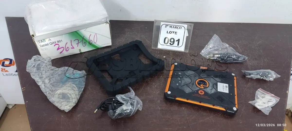 LOTE 091 - 01 TABLET MODELO QAV 801 8GB MARCA TABRA. (NO ESTADO) ATENÇÃO! FAZER A VISITAÇÃO ANTES DE ARREMATAR, NÃO SABEMOS SE FUNCIONA, LEILÃO NÃO TEM GARANTIA E NEM DEVOLUÇÃO, SUJEITO A POSSÍVEIS AVARIAS VISÍVEIS/OCULTAS E/OU AUSÊNCIA DE COMPONENTES.
