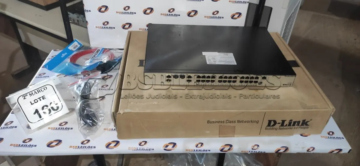 LOTE 160 - 01 SWITCH DE 28 PORTAS MARCA D-LINK. (NO ESTADO) ATENÇÃO! FAZER A VISITAÇÃO ANTES DE ARREMATAR, NÃO SABEMOS SE FUNCIONA, LEILÃO NÃO TEM GARANTIA E NEM DEVOLUÇÃO, SUJEITO A POSSÍVEIS AVARIAS VISÍVEIS/OCULTAS E/OU AUSÊNCIA DE COMPONENTES.