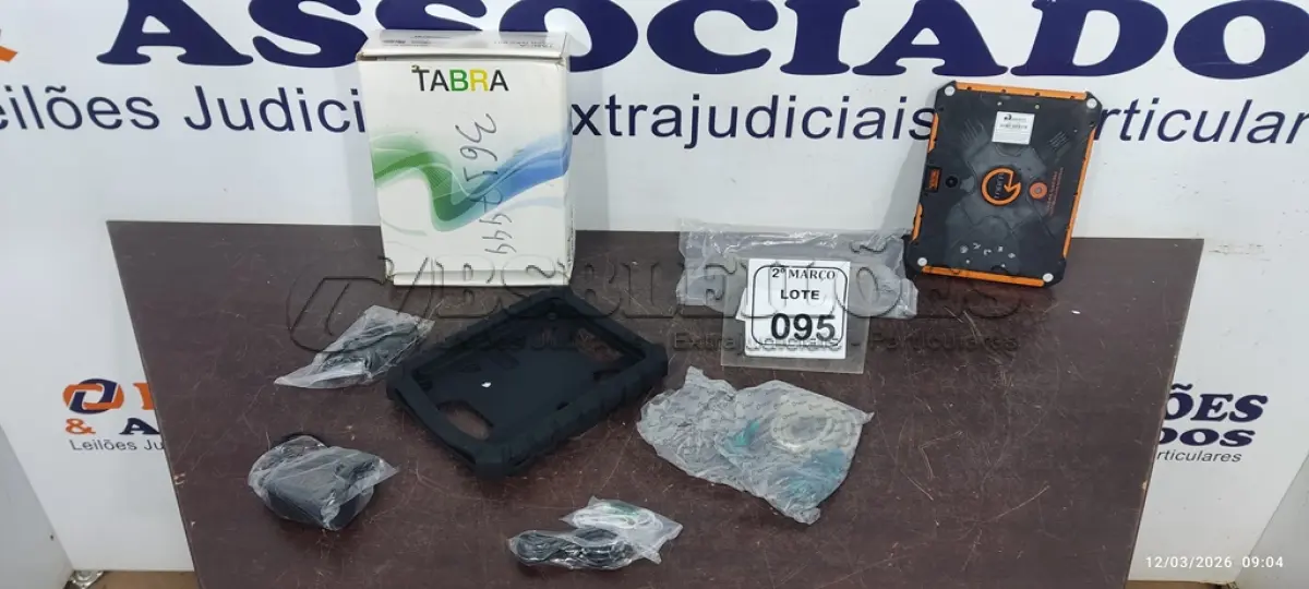 LOTE 095 - 01 TABLET MODELO QAV 801 8GB MARCA TABRA. (NO ESTADO) ATENÇÃO! FAZER A VISITAÇÃO ANTES DE ARREMATAR, NÃO SABEMOS SE FUNCIONA, LEILÃO NÃO TEM GARANTIA E NEM DEVOLUÇÃO, SUJEITO A POSSÍVEIS AVARIAS VISÍVEIS/OCULTAS E/OU AUSÊNCIA DE COMPONENTES.