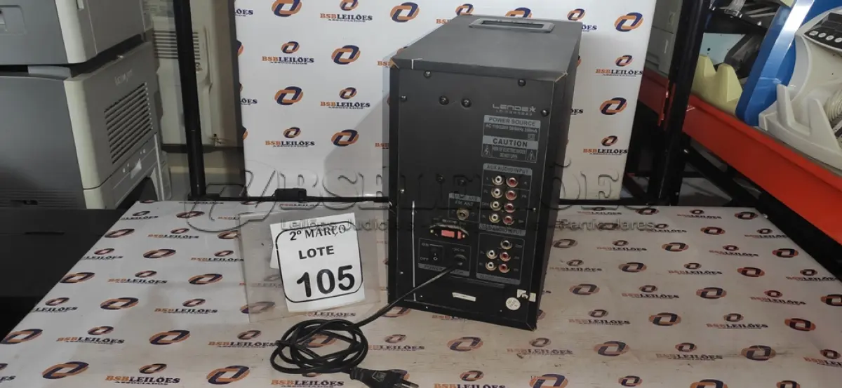 LOTE 105 - 01 SUBWOOFER DE HOME THEATER MODELO LD-CSH5823 MARCA LENDEX. (NO ESTADO) ATENÇÃO! FAZER A VISITAÇÃO ANTES DE ARREMATAR, NÃO SABEMOS SE FUNCIONA, LEILÃO NÃO TEM GARANTIA E NEM DEVOLUÇÃO, SUJEITO A POSSÍVEIS AVARIAS VISÍVEIS/OCULTAS E/OU AUSÊNCIA DE COMPONENTES.