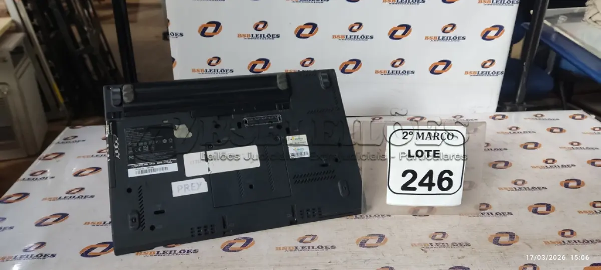 LOTE 246 - 01 NOTEBOOK SERIE THINKPAD MARCA LENOVO. (NO ESTADO) ATENÇÃO! FAZER A VISITAÇÃO ANTES DE ARREMATAR, NÃO SABEMOS SE FUNCIONA, LEILÃO NÃO TEM GARANTIA E NEM DEVOLUÇÃO, SUJEITO A POSSÍVEIS AVARIAS VISÍVEIS/OCULTAS E/OU AUSÊNCIA DE COMPONENTES.