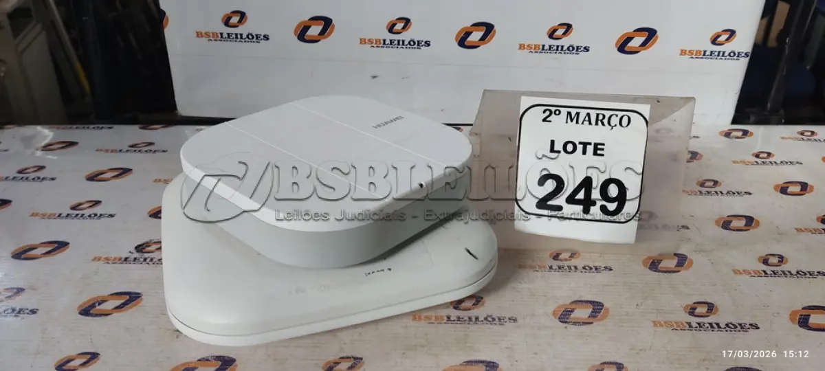 LOTE 249 - 02 ROTEADORES MARCAS CISCO E HUAWEI. (NO ESTADO) ATENÇÃO! FAZER A VISITAÇÃO ANTES DE ARREMATAR, NÃO SABEMOS SE FUNCIONA, LEILÃO NÃO TEM GARANTIA E NEM DEVOLUÇÃO, SUJEITO A POSSÍVEIS AVARIAS VISÍVEIS/OCULTAS E/OU AUSÊNCIA DE COMPONENTES.