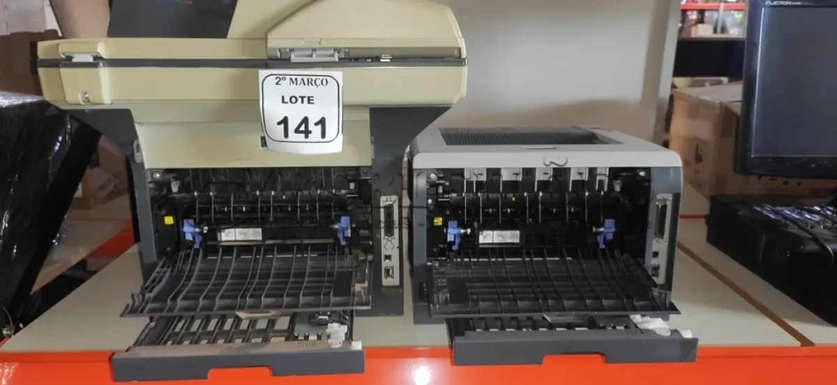 LOTE 141 - 02 IMPRESSORAS SENDO 01 MULTIFUNCIONAL MARCA BROTHER. (NO ESTADO) ATENÇÃO! FAZER A VISITAÇÃO ANTES DE ARREMATAR, NÃO SABEMOS SE FUNCIONA, LEILÃO NÃO TEM GARANTIA E NEM DEVOLUÇÃO, SUJEITO A POSSÍVEIS AVARIAS VISÍVEIS/OCULTAS E/OU AUSÊNCIA DE COMPONENTES.