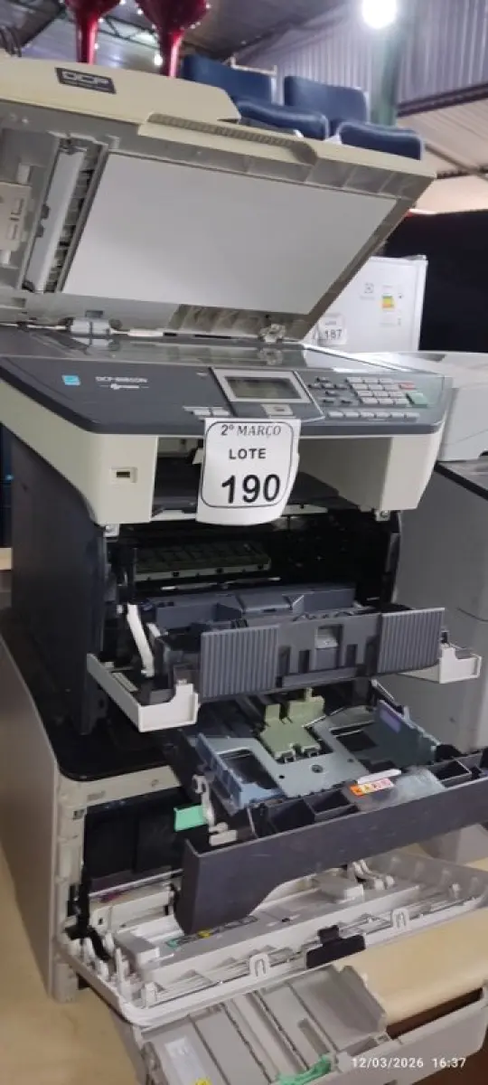 LOTE 190 - 01 IMPRESSORA MODELO DCP-8085DN MARCA BROTHER. (NO ESTADO) ATENÇÃO! FAZER A VISITAÇÃO ANTES DE ARREMATAR, NÃO SABEMOS SE FUNCIONA, LEILÃO NÃO TEM GARANTIA E NEM DEVOLUÇÃO, SUJEITO A POSSÍVEIS AVARIAS VISÍVEIS/OCULTAS E/OU AUSÊNCIA DE COMPONENTES.