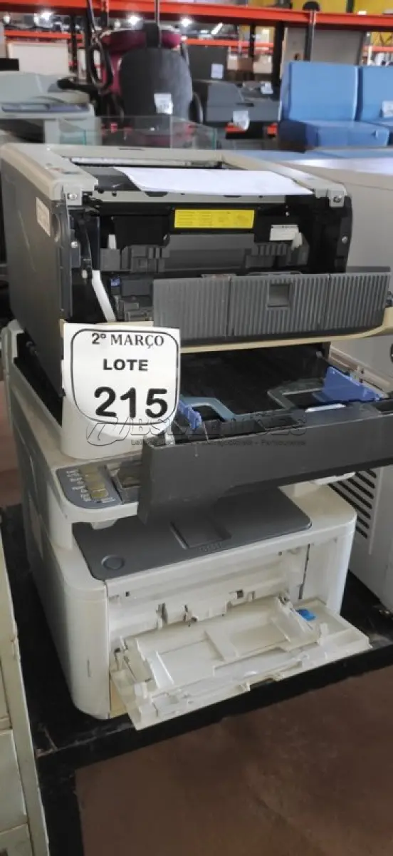 LOTE 215 - 02 IMPRESSORAS MARCAS OKI E BROTHER. (NO ESTADO) ATENÇÃO! FAZER A VISITAÇÃO ANTES DE ARREMATAR, NÃO SABEMOS SE FUNCIONA, LEILÃO NÃO TEM GARANTIA E NEM DEVOLUÇÃO, SUJEITO A POSSÍVEIS AVARIAS VISÍVEIS/OCULTAS E/OU AUSÊNCIA DE COMPONENTES.