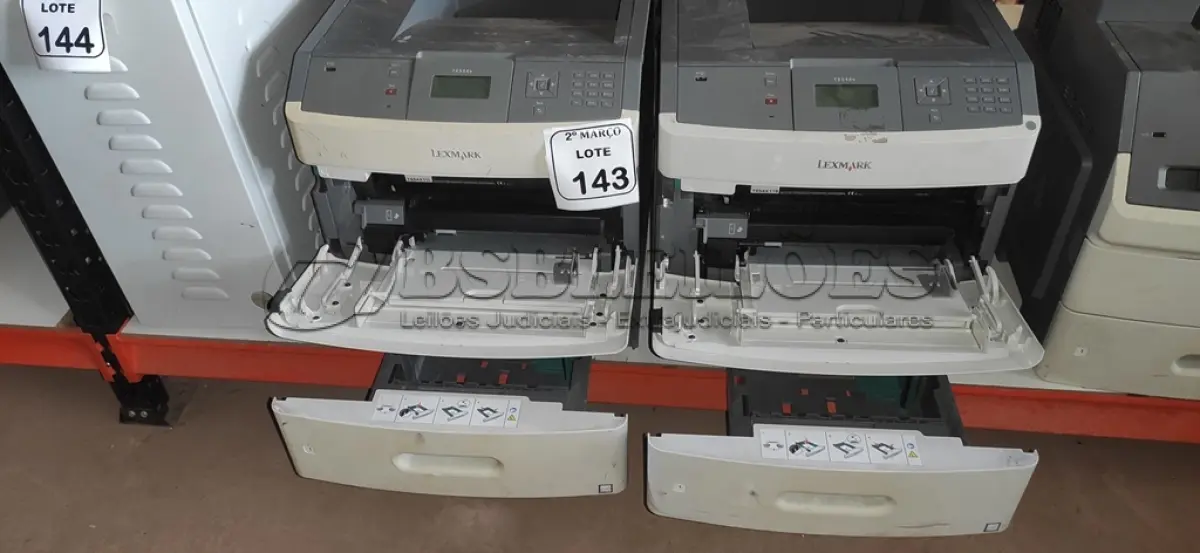 LOTE 143 - 02 IMPRESSORAS MODELO T652DN MARCA LEXMARK. (NO ESTADO) ATENÇÃO! FAZER A VISITAÇÃO ANTES DE ARREMATAR, NÃO SABEMOS SE FUNCIONA, LEILÃO NÃO TEM GARANTIA E NEM DEVOLUÇÃO, SUJEITO A POSSÍVEIS AVARIAS VISÍVEIS/OCULTAS E/OU AUSÊNCIA DE COMPONENTES.