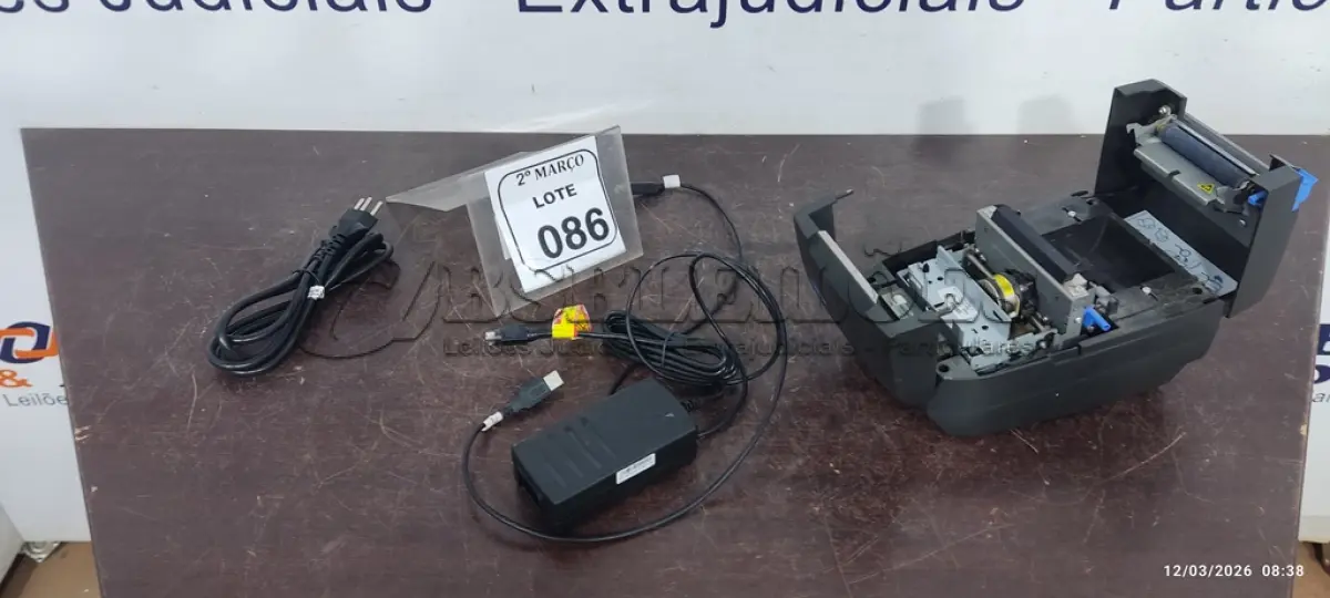 LOTE 086 - 01 IMPRESSORA DE CUPOM MARCA DIEBOLD COM FONTE. (NO ESTADO) ATENÇÃO! FAZER A VISITAÇÃO ANTES DE ARREMATAR, NÃO SABEMOS SE FUNCIONA, LEILÃO NÃO TEM GARANTIA E NEM DEVOLUÇÃO, SUJEITO A POSSÍVEIS AVARIAS VISÍVEIS/OCULTAS E/OU AUSÊNCIA DE COMPONENTES.