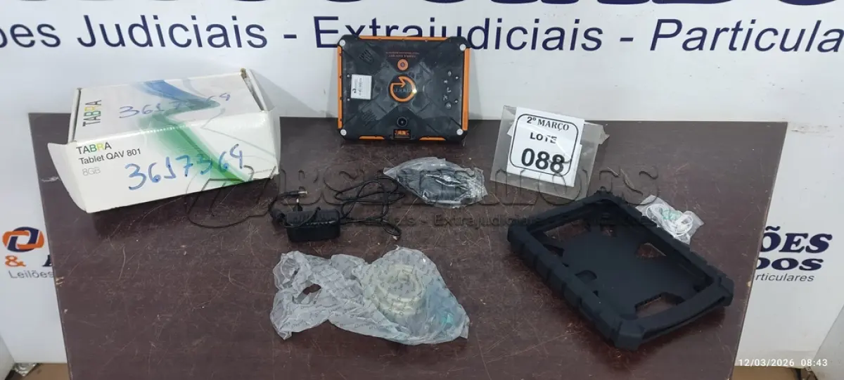 LOTE 088 - 01 TABLET MODELO QAV 801 8GB MARCA TABRA. (NO ESTADO) ATENÇÃO! FAZER A VISITAÇÃO ANTES DE ARREMATAR, NÃO SABEMOS SE FUNCIONA, LEILÃO NÃO TEM GARANTIA E NEM DEVOLUÇÃO, SUJEITO A POSSÍVEIS AVARIAS VISÍVEIS/OCULTAS E/OU AUSÊNCIA DE COMPONENTES.