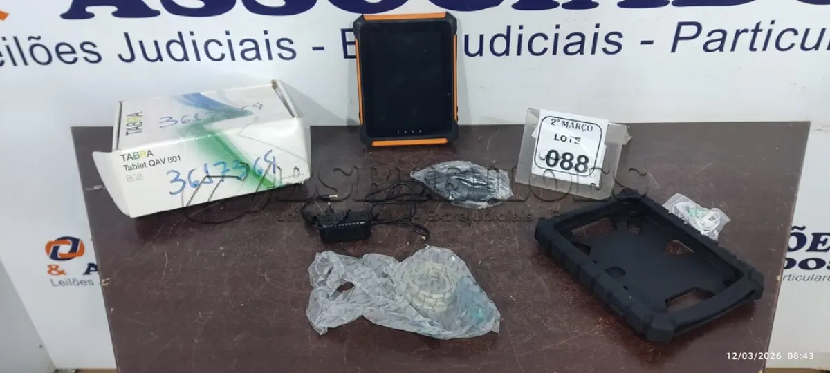 LOTE 088 - 01 TABLET MODELO QAV 801 8GB MARCA TABRA. (NO ESTADO) ATENÇÃO! FAZER A VISITAÇÃO ANTES DE ARREMATAR, NÃO SABEMOS SE FUNCIONA, LEILÃO NÃO TEM GARANTIA E NEM DEVOLUÇÃO, SUJEITO A POSSÍVEIS AVARIAS VISÍVEIS/OCULTAS E/OU AUSÊNCIA DE COMPONENTES.