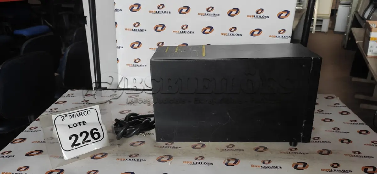 LOTE 226 - 01 NOBREAK MARCA LACERDA. (NO ESTADO) ATENÇÃO! FAZER A VISITAÇÃO ANTES DE ARREMATAR, NÃO SABEMOS SE FUNCIONA, LEILÃO NÃO TEM GARANTIA E NEM DEVOLUÇÃO, SUJEITO A POSSÍVEIS AVARIAS VISÍVEIS/OCULTAS E/OU AUSÊNCIA DE COMPONENTES.