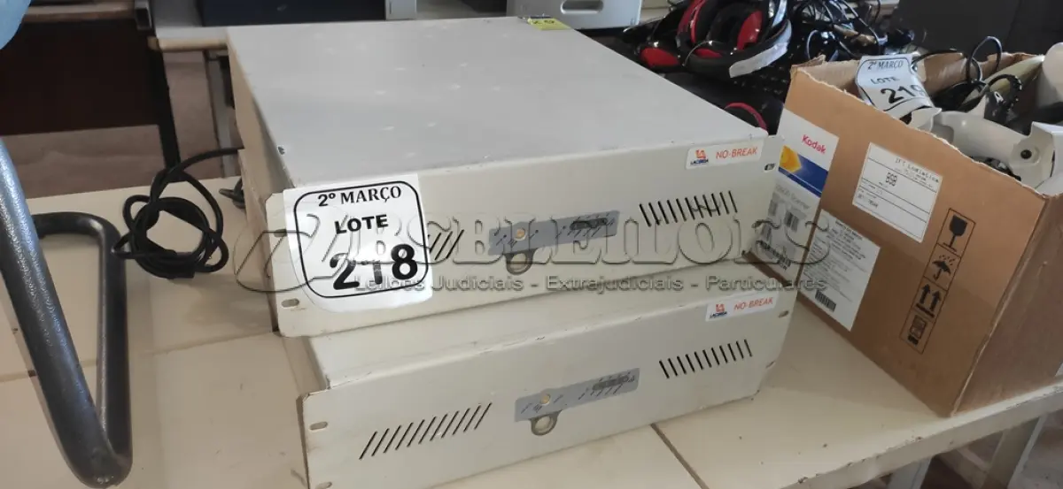 LOTE 218 - 02 NOBREAKS DE 2000 VA MARCA LACERDA. (NO ESTADO) ATENÇÃO! FAZER A VISITAÇÃO ANTES DE ARREMATAR, NÃO SABEMOS SE FUNCIONA, LEILÃO NÃO TEM GARANTIA E NEM DEVOLUÇÃO, SUJEITO A POSSÍVEIS AVARIAS VISÍVEIS/OCULTAS E/OU AUSÊNCIA DE COMPONENTES.