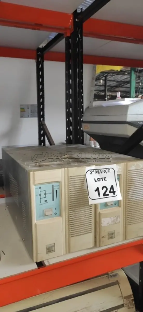 LOTE 124 - 02 NOBREAKS DE 2000VA MARCA TECTRONIC. (NO ESTADO) ATENÇÃO! FAZER A VISITAÇÃO ANTES DE ARREMATAR, NÃO SABEMOS SE FUNCIONA, LEILÃO NÃO TEM GARANTIA E NEM DEVOLUÇÃO, SUJEITO A POSSÍVEIS AVARIAS VISÍVEIS/OCULTAS E/OU AUSÊNCIA DE COMPONENTES.