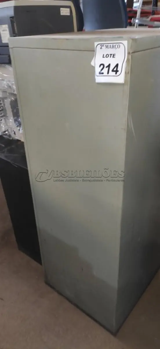 LOTE 214 - 01 ARQUIVO DE AÇO COMO 07 GAVETAS. (NO ESTADO) ATENÇÃO! FAZER A VISITAÇÃO ANTES DE ARREMATAR, NÃO SABEMOS SE FUNCIONA, LEILÃO NÃO TEM GARANTIA E NEM DEVOLUÇÃO, SUJEITO A POSSÍVEIS AVARIAS VISÍVEIS/OCULTAS E/OU AUSÊNCIA DE COMPONENTES.