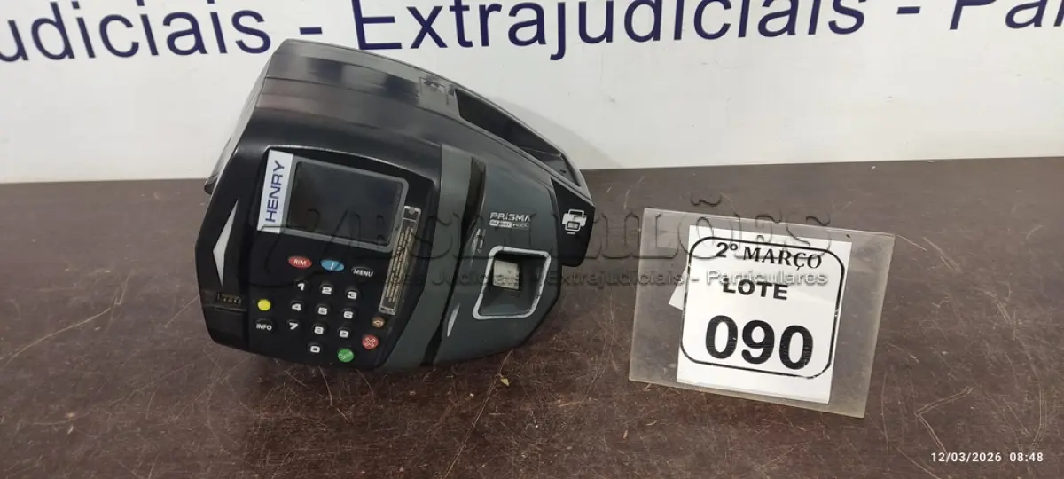 LOTE 090 - 01 RELÓGIO DE PONTO MARCA HENRY. (NO ESTADO) ATENÇÃO! FAZER A VISITAÇÃO ANTES DE ARREMATAR, NÃO SABEMOS SE FUNCIONA, LEILÃO NÃO TEM GARANTIA E NEM DEVOLUÇÃO, SUJEITO A POSSÍVEIS AVARIAS VISÍVEIS/OCULTAS E/OU AUSÊNCIA DE COMPONENTES.