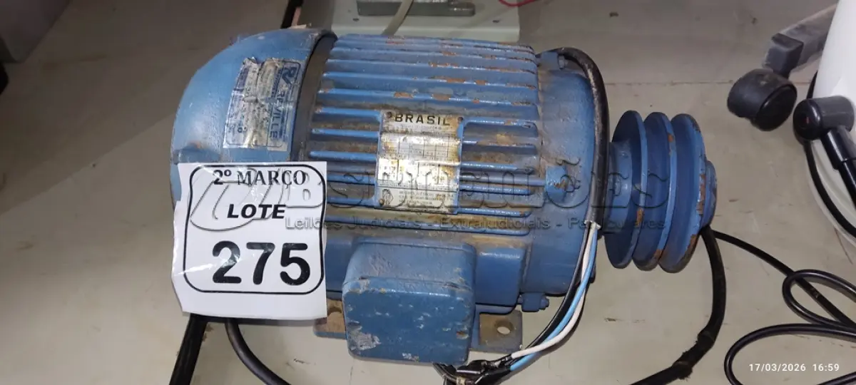 LOTE 275 - 01 MOTOR ELÉTRICO TRIFÁSICO 1725 RPM. (NO ESTADO) ATENÇÃO! FAZER A VISITAÇÃO ANTES DE ARREMATAR, NÃO SABEMOS SE FUNCIONA, LEILÃO NÃO TEM GARANTIA E NEM DEVOLUÇÃO, SUJEITO A POSSÍVEIS AVARIAS VISÍVEIS/OCULTAS E/OU AUSÊNCIA DE COMPONENTES.