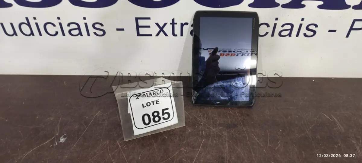 LOTE 085 - 01 TABLET MARCA MOTOROLA. (NO ESTADO) ATENÇÃO! FAZER A VISITAÇÃO ANTES DE ARREMATAR, NÃO SABEMOS SE FUNCIONA, LEILÃO NÃO TEM GARANTIA E NEM DEVOLUÇÃO, SUJEITO A POSSÍVEIS AVARIAS VISÍVEIS/OCULTAS E/OU AUSÊNCIA DE COMPONENTES.