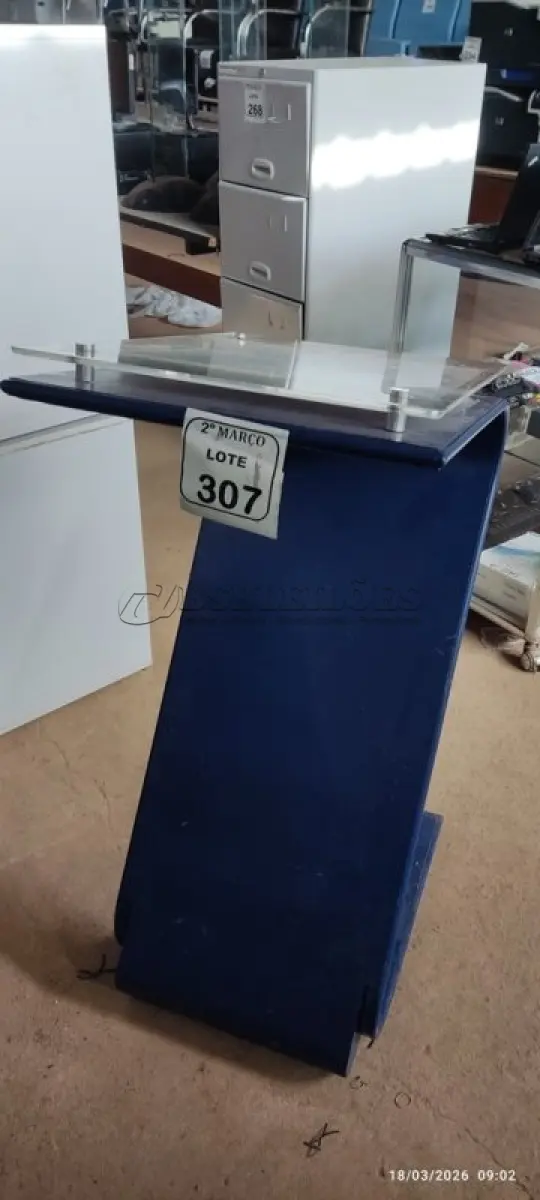 LOTE 307 - 01 PÚLPITO DE FERRO. (NO ESTADO) ATENÇÃO! FAZER A VISITAÇÃO ANTES DE ARREMATAR, NÃO SABEMOS SE FUNCIONA, LEILÃO NÃO TEM GARANTIA E NEM DEVOLUÇÃO, SUJEITO A POSSÍVEIS AVARIAS VISÍVEIS/OCULTAS E/OU AUSÊNCIA DE COMPONENTES.