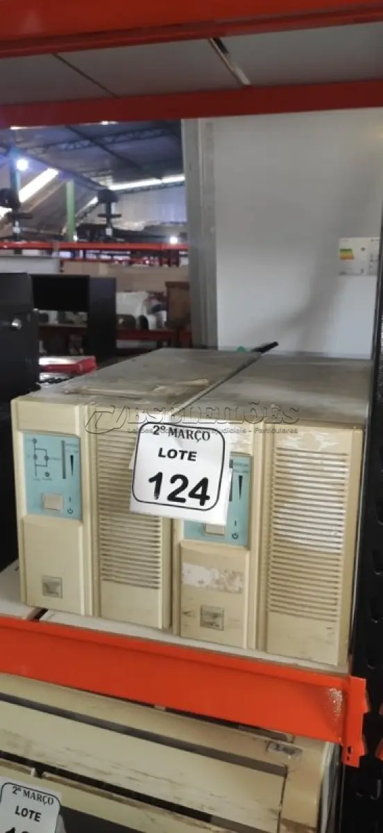 LOTE 124 - 02 NOBREAKS DE 2000VA MARCA TECTRONIC. (NO ESTADO) ATENÇÃO! FAZER A VISITAÇÃO ANTES DE ARREMATAR, NÃO SABEMOS SE FUNCIONA, LEILÃO NÃO TEM GARANTIA E NEM DEVOLUÇÃO, SUJEITO A POSSÍVEIS AVARIAS VISÍVEIS/OCULTAS E/OU AUSÊNCIA DE COMPONENTES.