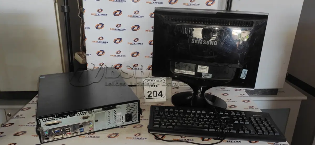 LOTE 204 - 01 CPU MARCA POSITIVO, 01 MONITOR MARCA SAMSUNG E 01 TECLADO PARA PC. (NO ESTADO) ATENÇÃO! FAZER A VISITAÇÃO ANTES DE ARREMATAR, NÃO SABEMOS SE FUNCIONA, LEILÃO NÃO TEM GARANTIA E NEM DEVOLUÇÃO, SUJEITO A POSSÍVEIS AVARIAS VISÍVEIS/OCULTAS E/OU AUSÊNCIA DE COMPONENTES.
