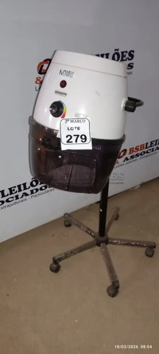 LOTE 279 - 01 SECADOR DE CABELO PROFISSIONAL 220V MARCA MEGA BELL. (NO ESTADO) ATENÇÃO! FAZER A VISITAÇÃO ANTES DE ARREMATAR, NÃO SABEMOS SE FUNCIONA, LEILÃO NÃO TEM GARANTIA E NEM DEVOLUÇÃO, SUJEITO A POSSÍVEIS AVARIAS VISÍVEIS/OCULTAS E/OU AUSÊNCIA DE COMPONENTES.