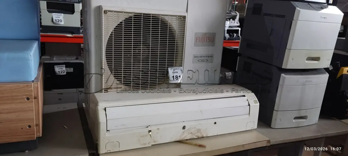 LOTE 181 - 01 EVAPORADORA DE 2.700 BTU/H MARCA FUJITSU E 01 CONDENSADORA DE 2700BTU/H MARCA FUJITSU. (NO ESTADO) ATENÇÃO! FAZER A VISITAÇÃO ANTES DE ARREMATAR, NÃO SABEMOS SE FUNCIONA, LEILÃO NÃO TEM GARANTIA E NEM DEVOLUÇÃO, SUJEITO A POSSÍVEIS AVARIAS VISÍVEIS/OCULTAS E/OU AUSÊNCIA DE COMPONENTES.