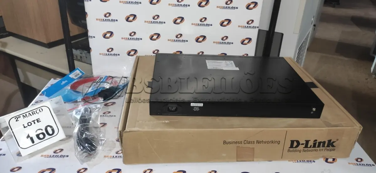 LOTE 160 - 01 SWITCH DE 28 PORTAS MARCA D-LINK. (NO ESTADO) ATENÇÃO! FAZER A VISITAÇÃO ANTES DE ARREMATAR, NÃO SABEMOS SE FUNCIONA, LEILÃO NÃO TEM GARANTIA E NEM DEVOLUÇÃO, SUJEITO A POSSÍVEIS AVARIAS VISÍVEIS/OCULTAS E/OU AUSÊNCIA DE COMPONENTES.