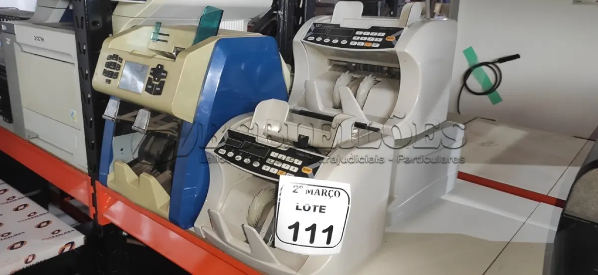 LOTE 111 - 06 MÁQUINAS DE CONTAR CÉDULAS DE MARCAS E MODELOS DIVERSOS. (NO ESTADO) ATENÇÃO! FAZER A VISITAÇÃO ANTES DE ARREMATAR, NÃO SABEMOS SE FUNCIONA, LEILÃO NÃO TEM GARANTIA E NEM DEVOLUÇÃO, SUJEITO A POSSÍVEIS AVARIAS VISÍVEIS/OCULTAS E/OU AUSÊNCIA DE COMPONENTES.