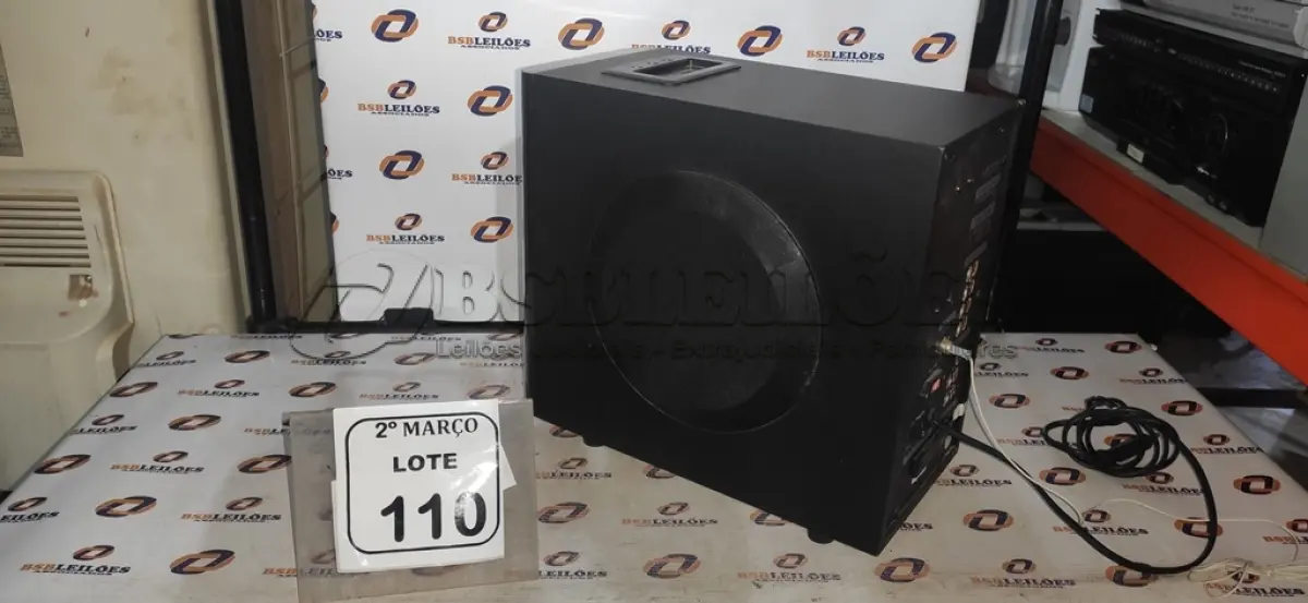LOTE 110 - 01 SUBWOOFER DE HOME THEATER MODELO LD-CSH5823 MARCA LENDEX. (NO ESTADO) ATENÇÃO! FAZER A VISITAÇÃO ANTES DE ARREMATAR, NÃO SABEMOS SE FUNCIONA, LEILÃO NÃO TEM GARANTIA E NEM DEVOLUÇÃO, SUJEITO A POSSÍVEIS AVARIAS VISÍVEIS/OCULTAS E/OU AUSÊNCIA DE COMPONENTES.