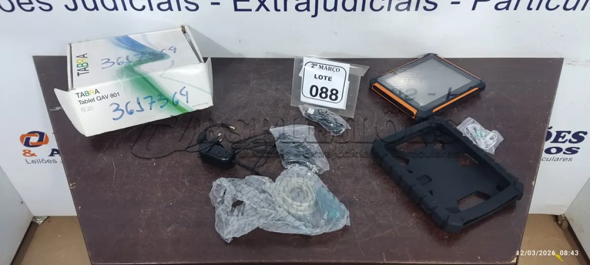 LOTE 088 - 01 TABLET MODELO QAV 801 8GB MARCA TABRA. (NO ESTADO) ATENÇÃO! FAZER A VISITAÇÃO ANTES DE ARREMATAR, NÃO SABEMOS SE FUNCIONA, LEILÃO NÃO TEM GARANTIA E NEM DEVOLUÇÃO, SUJEITO A POSSÍVEIS AVARIAS VISÍVEIS/OCULTAS E/OU AUSÊNCIA DE COMPONENTES.