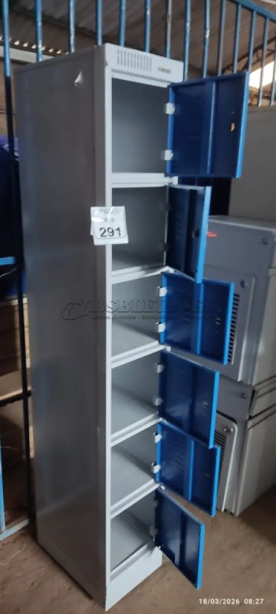 LOTE 291 - 01 ARMÁRIO DE FERRO ESTREITO COM 05 PORTAS. (NO ESTADO) ATENÇÃO! FAZER A VISITAÇÃO ANTES DE ARREMATAR, NÃO SABEMOS SE FUNCIONA, LEILÃO NÃO TEM GARANTIA E NEM DEVOLUÇÃO, SUJEITO A POSSÍVEIS AVARIAS VISÍVEIS/OCULTAS E/OU AUSÊNCIA DE COMPONENTES.