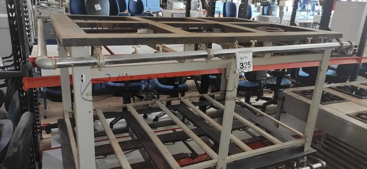LOTE 325 - 01 FOGÃO INDUSTRIAL DE 06 BOCAS INCOMPLETO. (NO ESTADO) ATENÇÃO! FAZER A VISITAÇÃO ANTES DE ARREMATAR, NÃO SABEMOS SE FUNCIONA, LEILÃO NÃO TEM GARANTIA E NEM DEVOLUÇÃO, SUJEITO A POSSÍVEIS AVARIAS VISÍVEIS/OCULTAS E/OU AUSÊNCIA DE COMPONENTES.