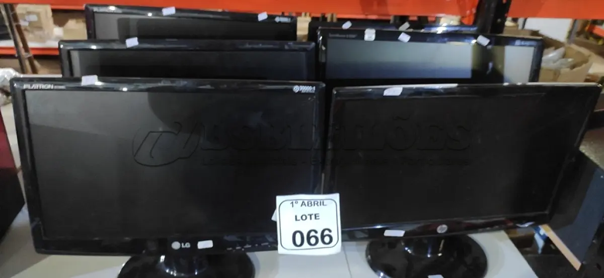 LOTE 066 - 06 MONITORES DE MARCAS E MODELOS DIVERSOS. (NO ESTADO) ATENÇÃO! FAZER A VISITAÇÃO ANTES DE ARREMATAR, NÃO SABEMOS SE FUNCIONA, LEILÃO NÃO TEM GARANTIA E NEM DEVOLUÇÃO, SUJEITO A POSSÍVEIS AVARIAS VISÍVEIS/OCULTAS E/OU AUSÊNCIA DE COMPONENTES.