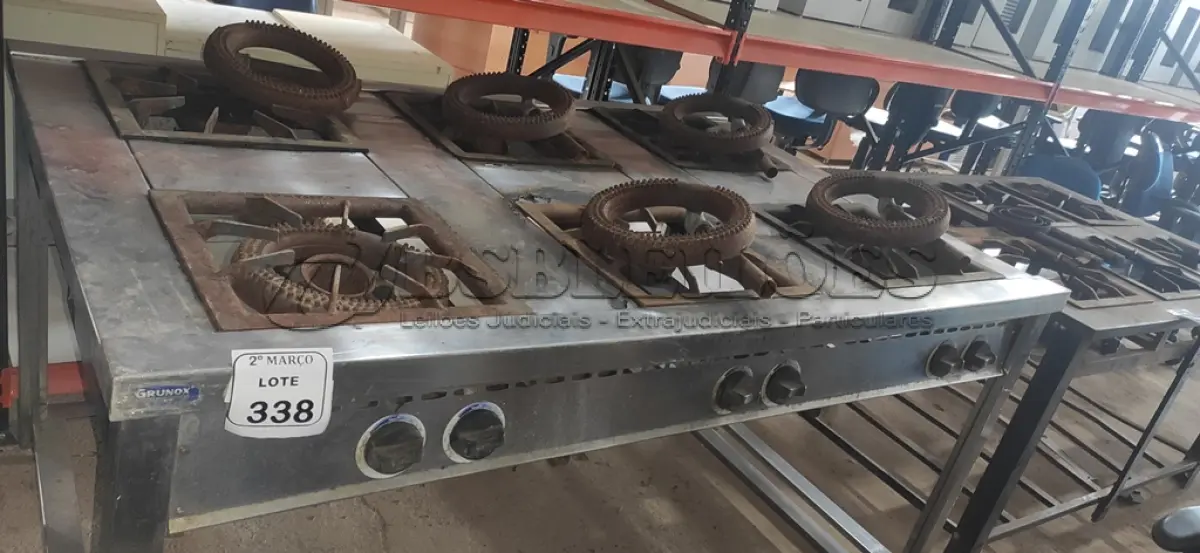 LOTE 338 - 01 FOGÃO INDUSTRIAL DE 06 BOCAS INCOMPLETO. (NO ESTADO) ATENÇÃO! FAZER A VISITAÇÃO ANTES DE ARREMATAR, NÃO SABEMOS SE FUNCIONA, LEILÃO NÃO TEM GARANTIA E NEM DEVOLUÇÃO, SUJEITO A POSSÍVEIS AVARIAS VISÍVEIS/OCULTAS E/OU AUSÊNCIA DE COMPONENTES.