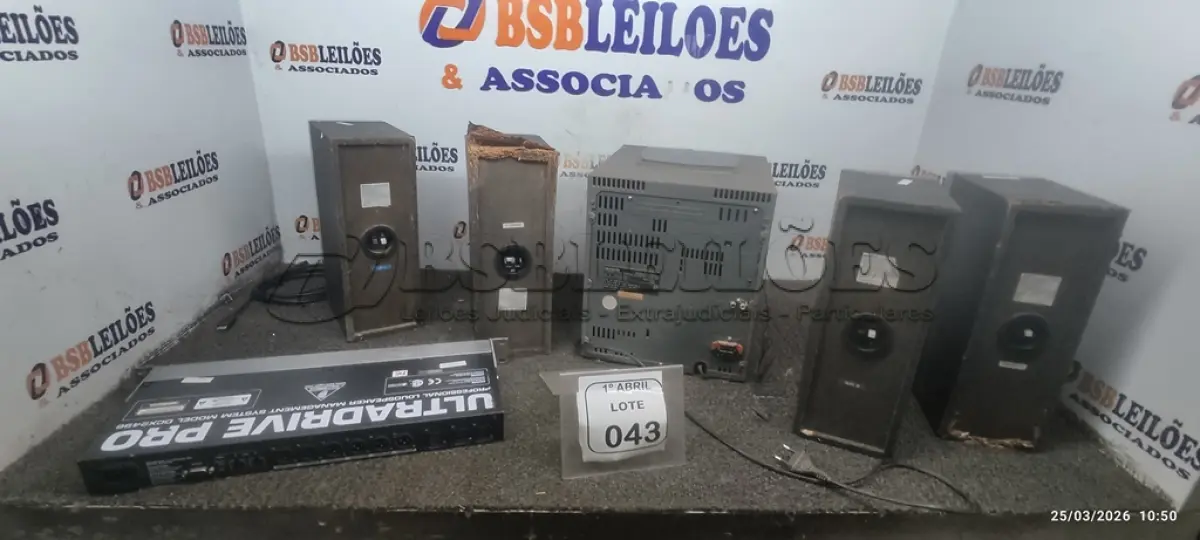 LOTE 043 - 01 MICRO SYSTEM MODELO NSX-5SS AIWA, 04 CAIXAS DE SOM MARCA SONY E 01 SISTEMA DE GERENCIAMENTO DE ALTO-FALANTES MODELO DCX2496. (NO ESTADO) ATENÇÃO! FAZER A VISITAÇÃO ANTES DE ARREMATAR, NÃO SABEMOS SE FUNCIONA, LEILÃO NÃO TEM GARANTIA E NEM DEVOLUÇÃO, SUJEITO A POSSÍVEIS AVARIAS VISÍVEIS/OCULTAS E/OU AUSÊNCIA DE COMPONENTES.