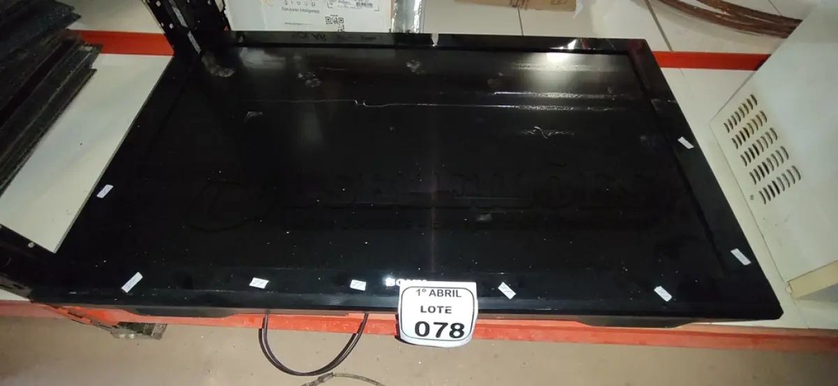 LOTE 078 - 01 TV LCD 40’’ MARCA SONY. (NO ESTADO) ATENÇÃO! FAZER A VISITAÇÃO ANTES DE ARREMATAR, NÃO SABEMOS SE FUNCIONA, LEILÃO NÃO TEM GARANTIA E NEM DEVOLUÇÃO, SUJEITO A POSSÍVEIS AVARIAS VISÍVEIS/OCULTAS E/OU AUSÊNCIA DE COMPONENTES.