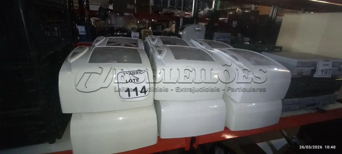 LOTE 114 - 12 DISPENSES DE PAPEL. (NO ESTADO) ATENÇÃO! FAZER A VISITAÇÃO ANTES DE ARREMATAR, NÃO SABEMOS SE FUNCIONA, LEILÃO NÃO TEM GARANTIA E NEM DEVOLUÇÃO, SUJEITO A POSSÍVEIS AVARIAS VISÍVEIS/OCULTAS E/OU AUSÊNCIA DE COMPONENTES.