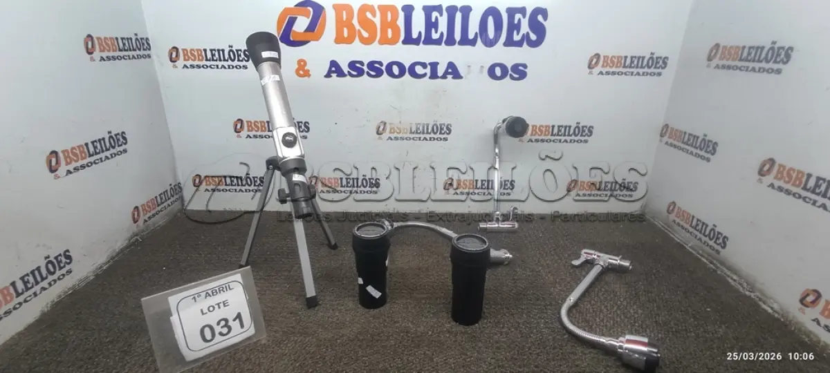 LOTE 031 - 01 LUNETA COM 02 LENTES MARCA VIVITAR E 03 TORNEIRAS. (NO ESTADO) ATENÇÃO! FAZER A VISITAÇÃO ANTES DE ARREMATAR, NÃO SABEMOS SE FUNCIONA, LEILÃO NÃO TEM GARANTIA E NEM DEVOLUÇÃO, SUJEITO A POSSÍVEIS AVARIAS VISÍVEIS/OCULTAS E/OU AUSÊNCIA DE COMPONENTES.
