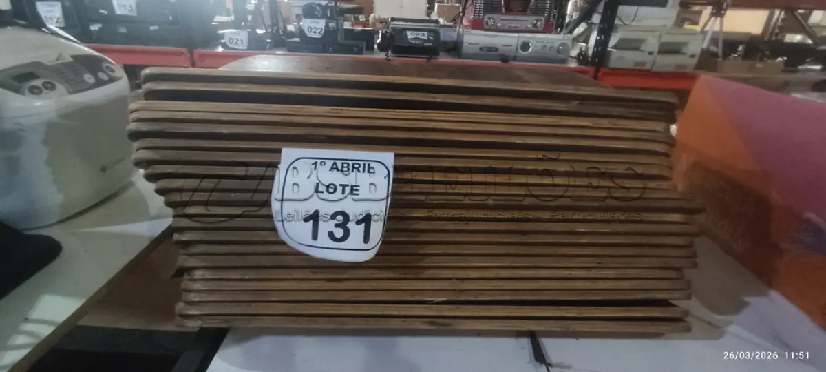 LOTE 131 - 20 PLACAS DE MADEIRA. (NO ESTADO) ATENÇÃO! FAZER A VISITAÇÃO ANTES DE ARREMATAR, NÃO SABEMOS SE FUNCIONA, LEILÃO NÃO TEM GARANTIA E NEM DEVOLUÇÃO, SUJEITO A POSSÍVEIS AVARIAS VISÍVEIS/OCULTAS E/OU AUSÊNCIA DE COMPONENTES.