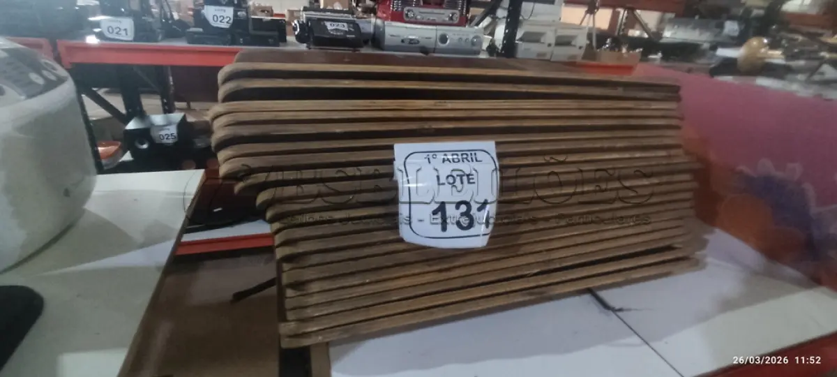 LOTE 131 - 20 PLACAS DE MADEIRA. (NO ESTADO) ATENÇÃO! FAZER A VISITAÇÃO ANTES DE ARREMATAR, NÃO SABEMOS SE FUNCIONA, LEILÃO NÃO TEM GARANTIA E NEM DEVOLUÇÃO, SUJEITO A POSSÍVEIS AVARIAS VISÍVEIS/OCULTAS E/OU AUSÊNCIA DE COMPONENTES.