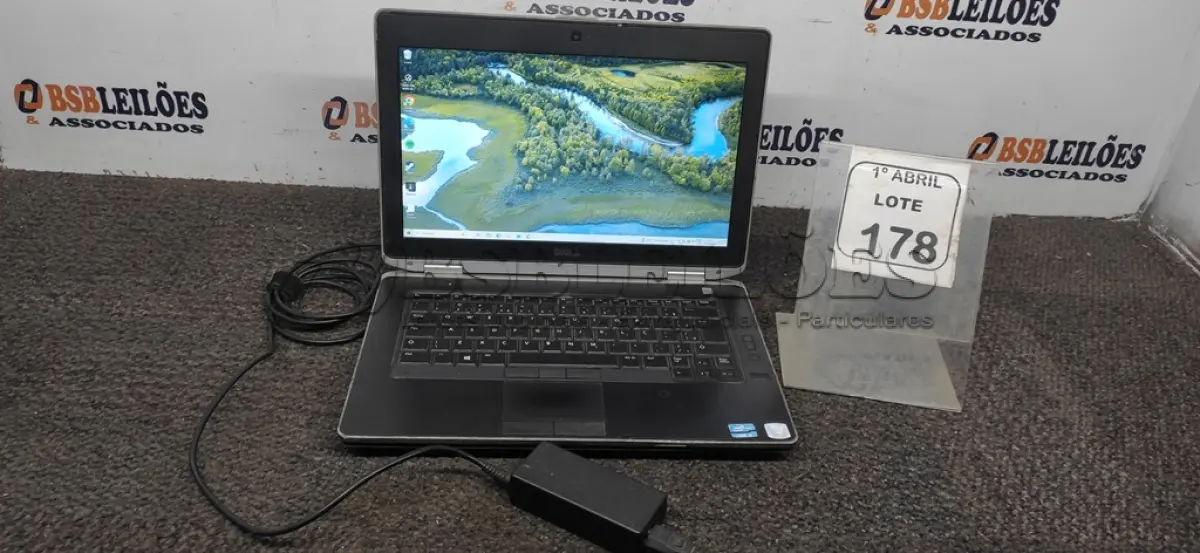 LOTE 178 - 01 NOTEBOOK 6,00GB RAM, PROCESSADOR I5, 2,50 GHZ, SSD KINGSTON 500 MARCA DELL COM CARREGADOR. (NO ESTADO) ATENÇÃO! FAZER A VISITAÇÃO ANTES DE ARREMATAR, NÃO SABEMOS SE FUNCIONA, LEILÃO NÃO TEM GARANTIA E NEM DEVOLUÇÃO, SUJEITO A POSSÍVEIS AVARIAS VISÍVEIS/OCULTAS E/OU AUSÊNCIA DE COMPONENTES.