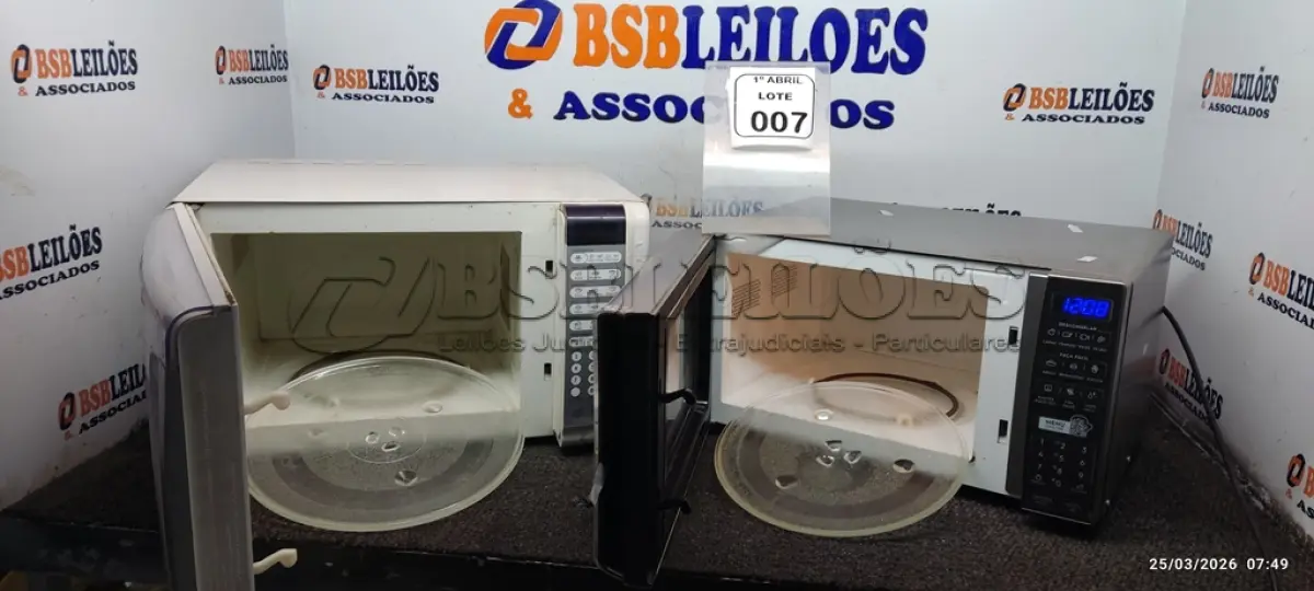 LOTE 007 - 02 MICRO-ONDAS MARCA ELECTROLUX. (NO ESTADO) ATENÇÃO! FAZER A VISITAÇÃO ANTES DE ARREMATAR, NÃO SABEMOS SE FUNCIONA, LEILÃO NÃO TEM GARANTIA E NEM DEVOLUÇÃO, SUJEITO A POSSÍVEIS AVARIAS VISÍVEIS/OCULTAS E/OU AUSÊNCIA DE COMPONENTES.