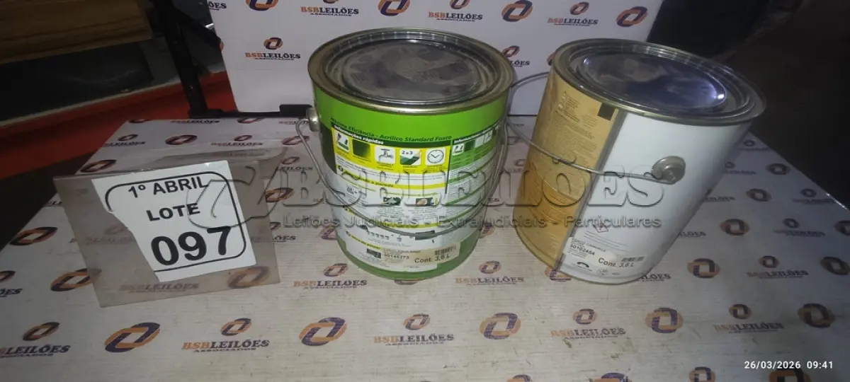 LOTE 097 - 01 LATA DE TINTA ACRÍLICA STANDARD FOSCO 3,6L INTERIOR/EXTERIOR MARCA GLASURIT E 01 LATA DE TINTA ACRÍLICA FOSCO CAMURÇA 3,6L INTERIOR/EXTERIOR MARCA GLASURIT. (NO ESTADO) ATENÇÃO! FAZER A VISITAÇÃO ANTES DE ARREMATAR, NÃO SABEMOS SE FUNCIONA, LEILÃO NÃO TEM GARANTIA E NEM DEVOLUÇÃO, SUJEITO A POSSÍVEIS AVARIAS VISÍVEIS/OCULTAS E/OU AUSÊNCIA DE COMPONENTES.