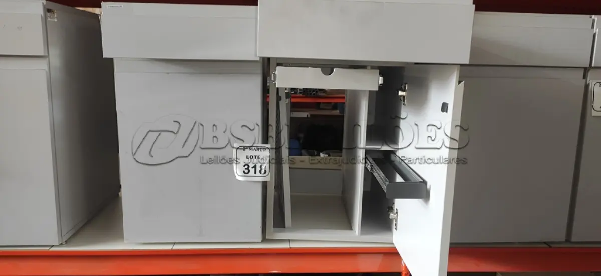 LOTE 318 - 02 ARMÁRIOS PARA CPU COM 01 PORTA E 01 GAVETA. (NO ESTADO) ATENÇÃO! FAZER A VISITAÇÃO ANTES DE ARREMATAR, NÃO SABEMOS SE FUNCIONA, LEILÃO NÃO TEM GARANTIA E NEM DEVOLUÇÃO, SUJEITO A POSSÍVEIS AVARIAS VISÍVEIS/OCULTAS E/OU AUSÊNCIA DE COMPONENTES.
