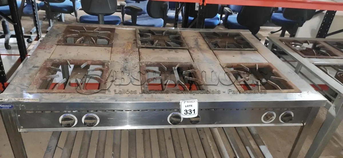 LOTE 331 - 01 FOGÃO INDUSTRIAL DE 06 BOCAS INCOMPLETO. (NO ESTADO) ATENÇÃO! FAZER A VISITAÇÃO ANTES DE ARREMATAR, NÃO SABEMOS SE FUNCIONA, LEILÃO NÃO TEM GARANTIA E NEM DEVOLUÇÃO, SUJEITO A POSSÍVEIS AVARIAS VISÍVEIS/OCULTAS E/OU AUSÊNCIA DE COMPONENTES.