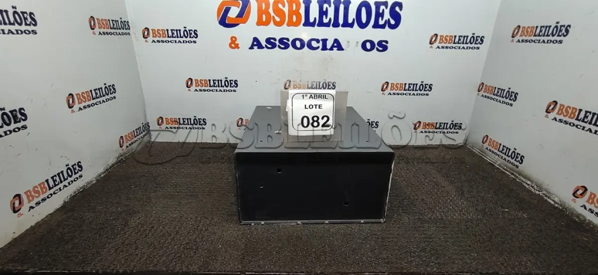 LOTE 082 - 01 COFRE DIGITAL. (NO ESTADO) ATENÇÃO! FAZER A VISITAÇÃO ANTES DE ARREMATAR, NÃO SABEMOS SE FUNCIONA, LEILÃO NÃO TEM GARANTIA E NEM DEVOLUÇÃO, SUJEITO A POSSÍVEIS AVARIAS VISÍVEIS/OCULTAS E/OU AUSÊNCIA DE COMPONENTES.