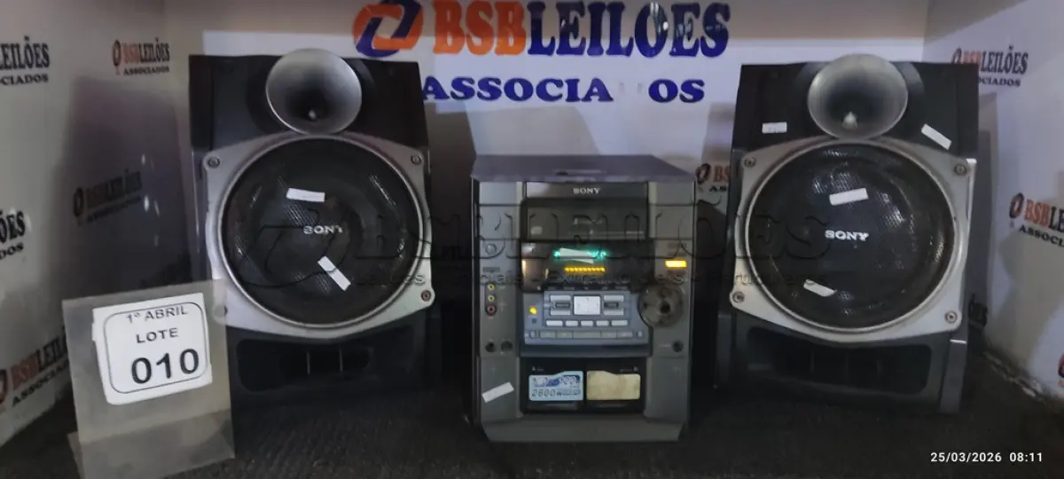 LOTE 010 - 01 MINI HI-FI SYSTEM MARCA LG E 02 CAIXAS E 01 MINI HI-FI SYSTEM MARCA SONY COM 02 CAIXAS. (NO ESTADO) ATENÇÃO! FAZER A VISITAÇÃO ANTES DE ARREMATAR, NÃO SABEMOS SE FUNCIONA, LEILÃO NÃO TEM GARANTIA E NEM DEVOLUÇÃO, SUJEITO A POSSÍVEIS AVARIAS VISÍVEIS/OCULTAS E/OU AUSÊNCIA DE COMPONENTES.
