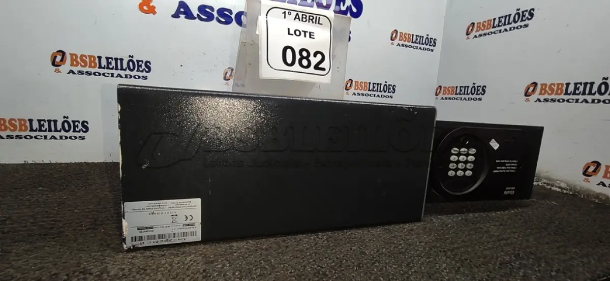 LOTE 082 - 01 COFRE DIGITAL. (NO ESTADO) ATENÇÃO! FAZER A VISITAÇÃO ANTES DE ARREMATAR, NÃO SABEMOS SE FUNCIONA, LEILÃO NÃO TEM GARANTIA E NEM DEVOLUÇÃO, SUJEITO A POSSÍVEIS AVARIAS VISÍVEIS/OCULTAS E/OU AUSÊNCIA DE COMPONENTES.
