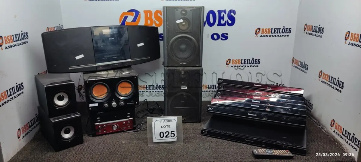 LOTE 025 - 04 BLU-RAY DISC MODELO DMP-BD75 MARCA PANASONIC, 01 MICRO SYSTEM MARCA PHILIPS, 01 CAIXA DE SOM MARCA MULTILASER, 01 APARELHO DE SOM MARCA LENDEX E 03 CAIXAS DE SOM. (NO ESTADO) ATENÇÃO! FAZER A VISITAÇÃO ANTES DE ARREMATAR, NÃO SABEMOS SE FUNCIONA, LEILÃO NÃO TEM GARANTIA E NEM DEVOLUÇÃO, SUJEITO A POSSÍVEIS AVARIAS VISÍVEIS/OCULTAS E/OU AUSÊNCIA DE COMPONENTES.